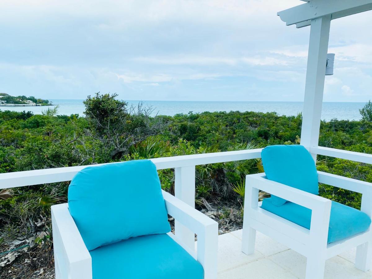 بروفيدنسياليس Modern Cottage With Chalk Sound Views المظهر الخارجي الصورة