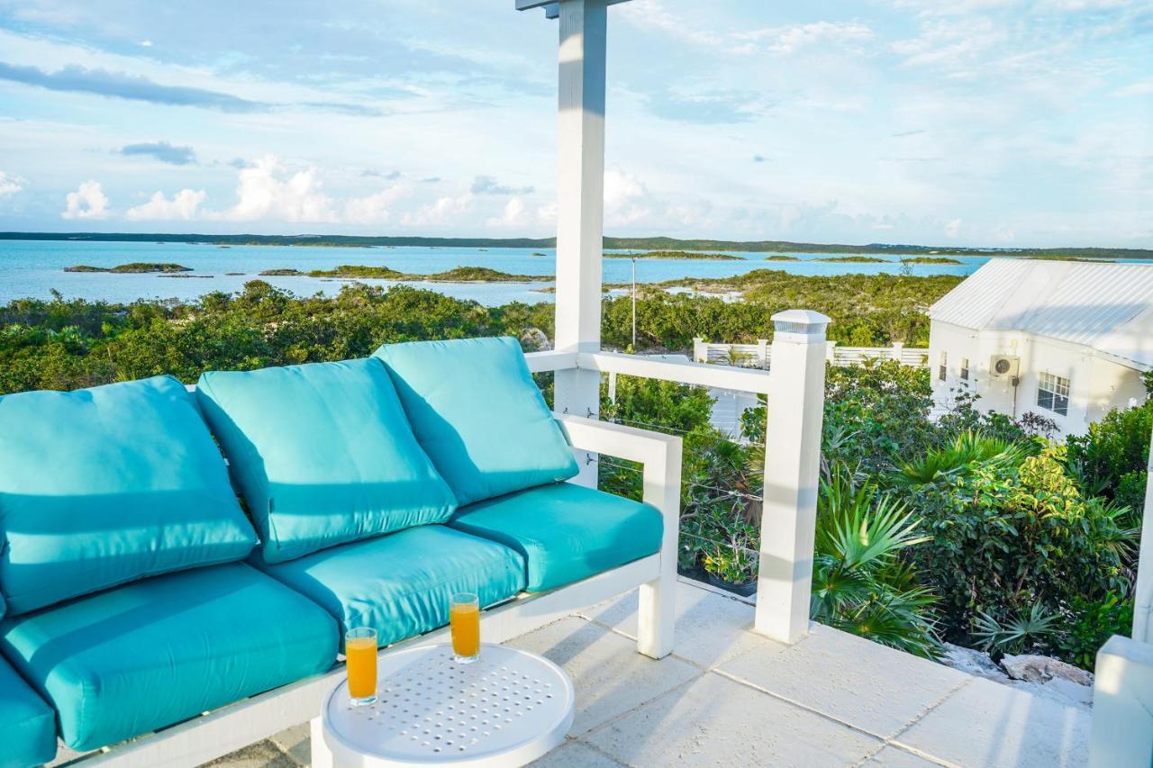 بروفيدنسياليس Modern Cottage With Chalk Sound Views المظهر الخارجي الصورة